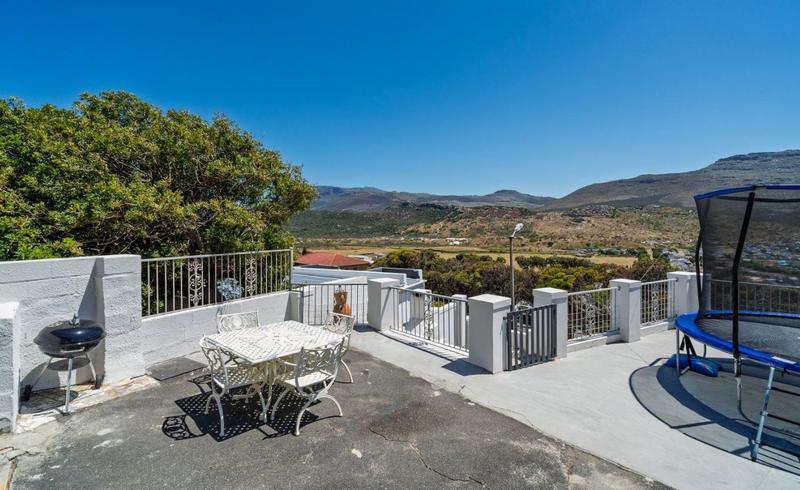 7 Bedroom Property for Sale in Fish Hoek Western Cape